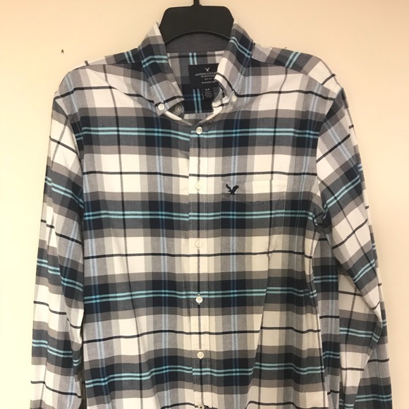 ✈️🗺🎽 Classic Fit Blue Plaid Button Down - Picture 3 of 5